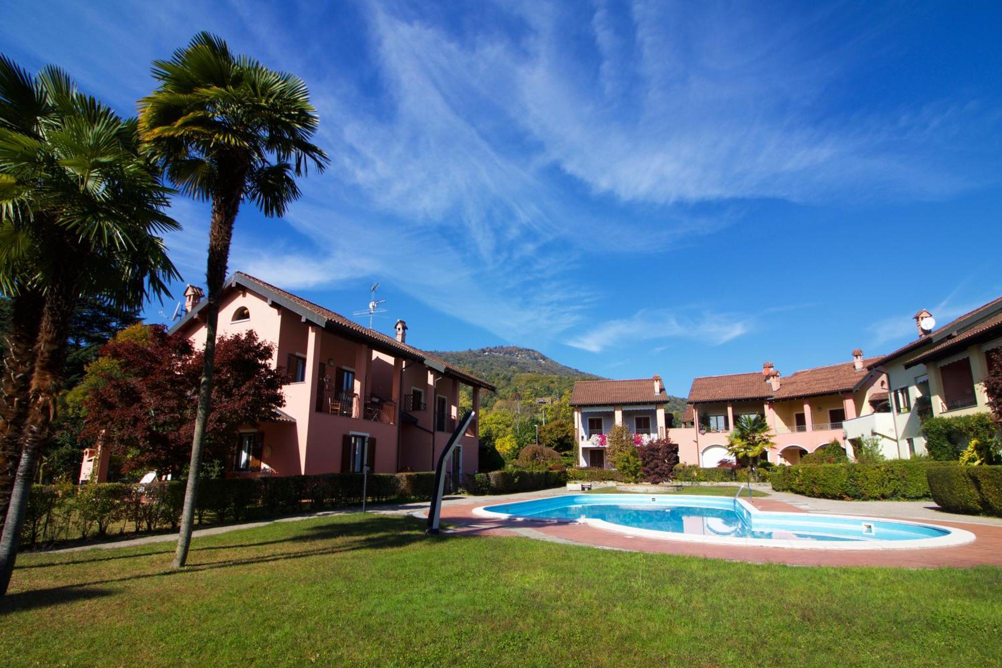 Sunflower Relax Pool And Terrace - Happy Rentals Lesa Exterior photo